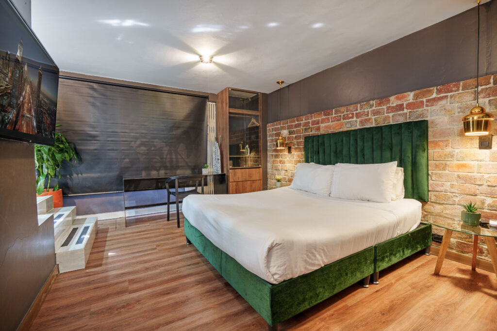 lleras-vibex-mystic-apartment-102-hotel-el-poblado-medellin-005