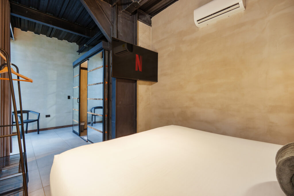 lleras-vibex-room-401-hotel-el-poblado-medellin-007