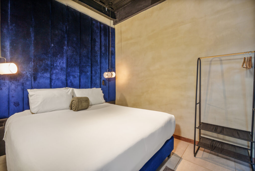 lleras-vibex-room-401-hotel-el-poblado-medellin-008