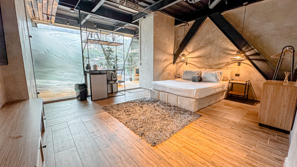 lleras-vibex-room-402-hotel-el-poblado-medellin-001