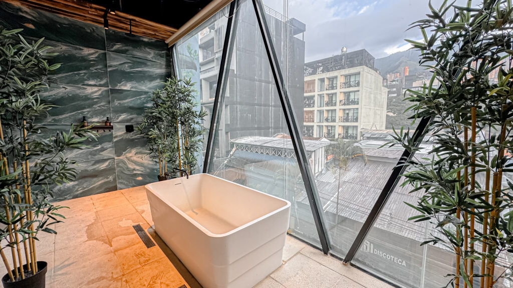 lleras-vibex-room-402-hotel-el-poblado-medellin-012