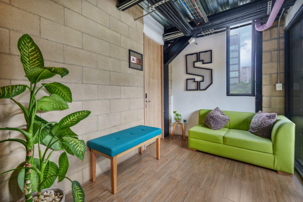 lleras-vibex-room-502-hotel-el-poblado-medellin-001