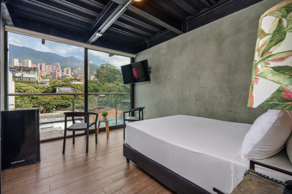 lleras-vibex-room-502-hotel-el-poblado-medellin-003