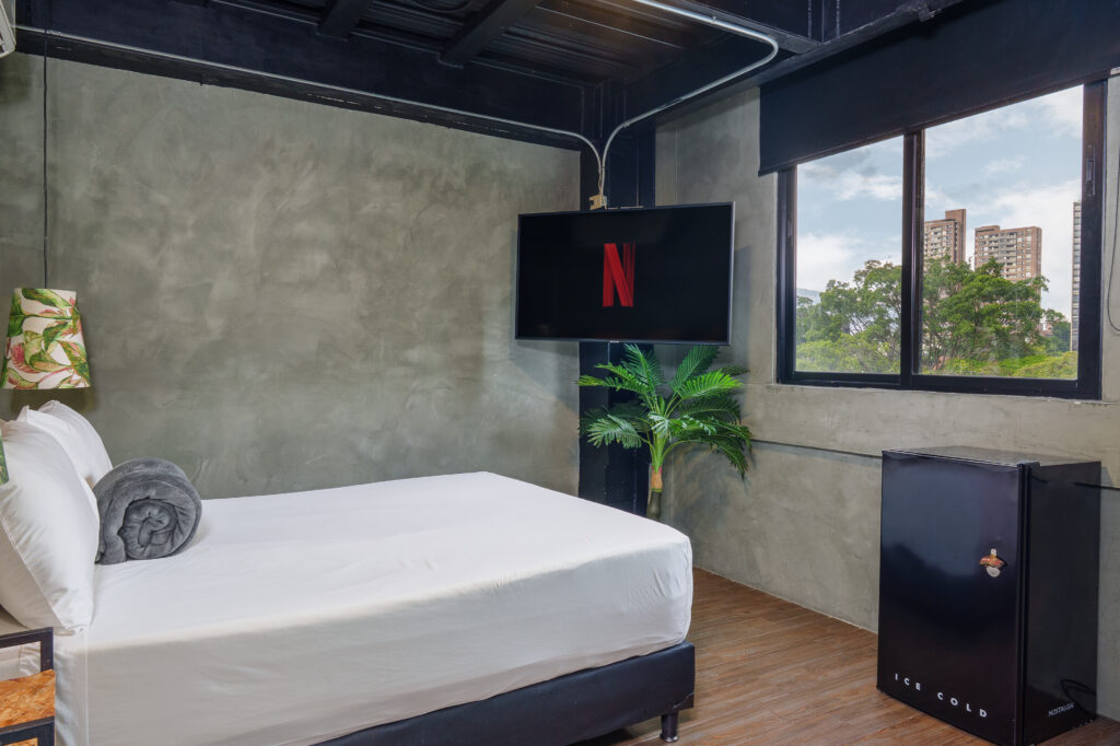lleras-vibex-room-503-hotel-el-poblado-medellin-001