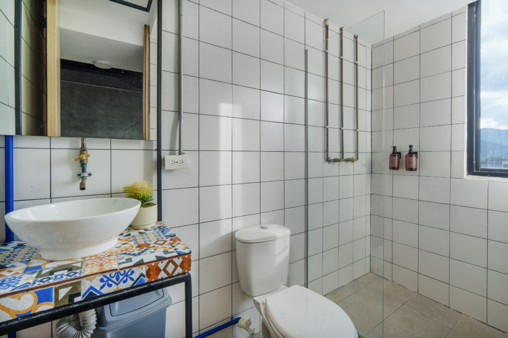 lleras-vibex-room-504-hotel-el-poblado-medellin-004