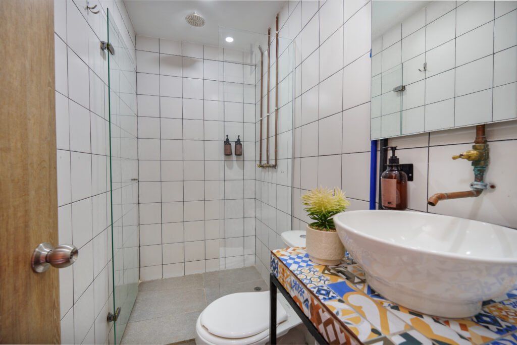 lleras-vibex-room-505-hotel-el-poblado-medellin-004