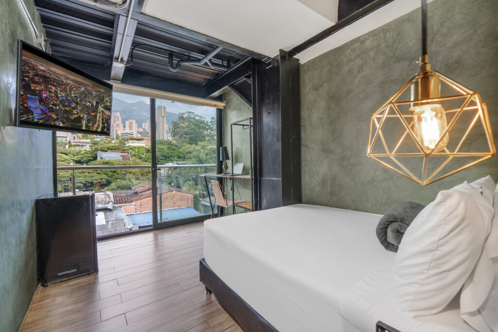 lleras-vibex-room-506-hotel-el-poblado-medellin-002