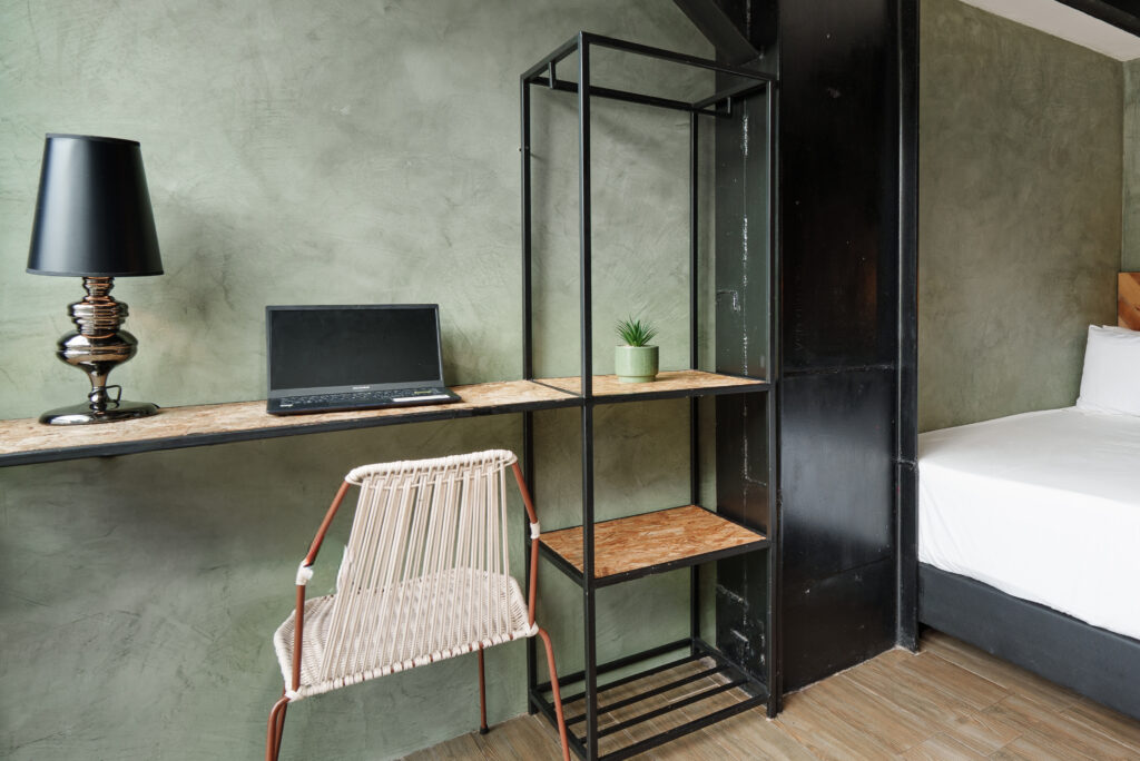 lleras-vibex-room-506-hotel-el-poblado-medellin-004