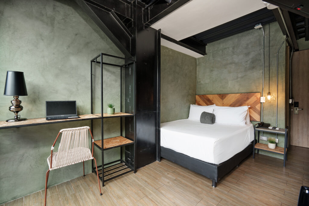 lleras-vibex-room-506-hotel-el-poblado-medellin-005