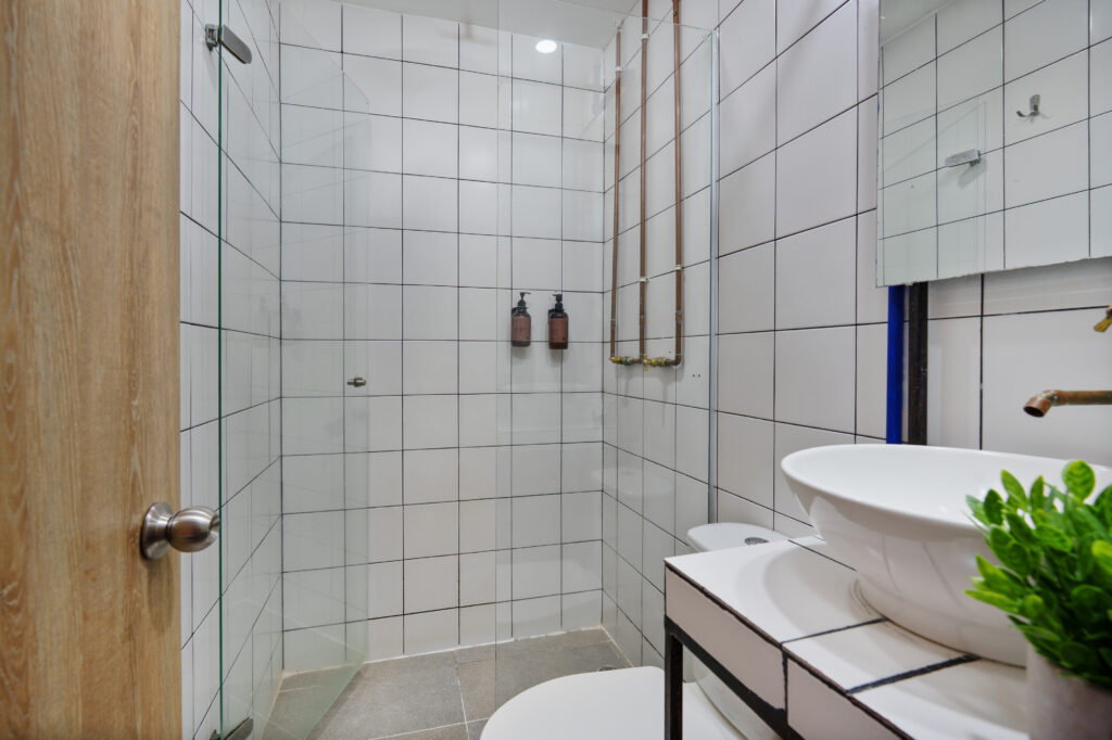 lleras-vibex-room-506-hotel-el-poblado-medellin-006