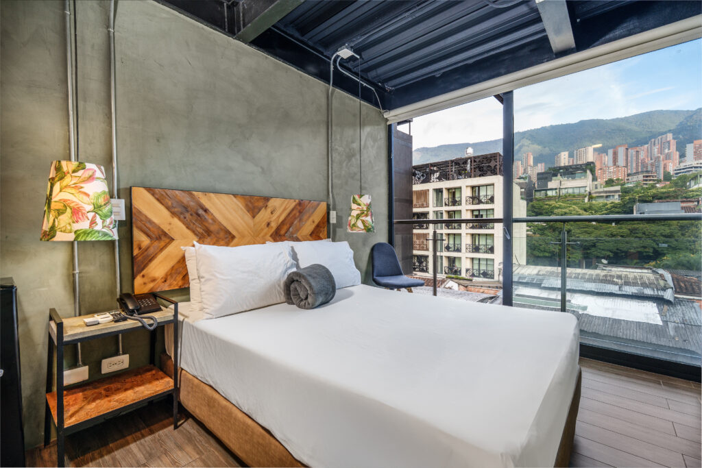 lleras-vibex-room-507-hotel-el-poblado-medellin-002